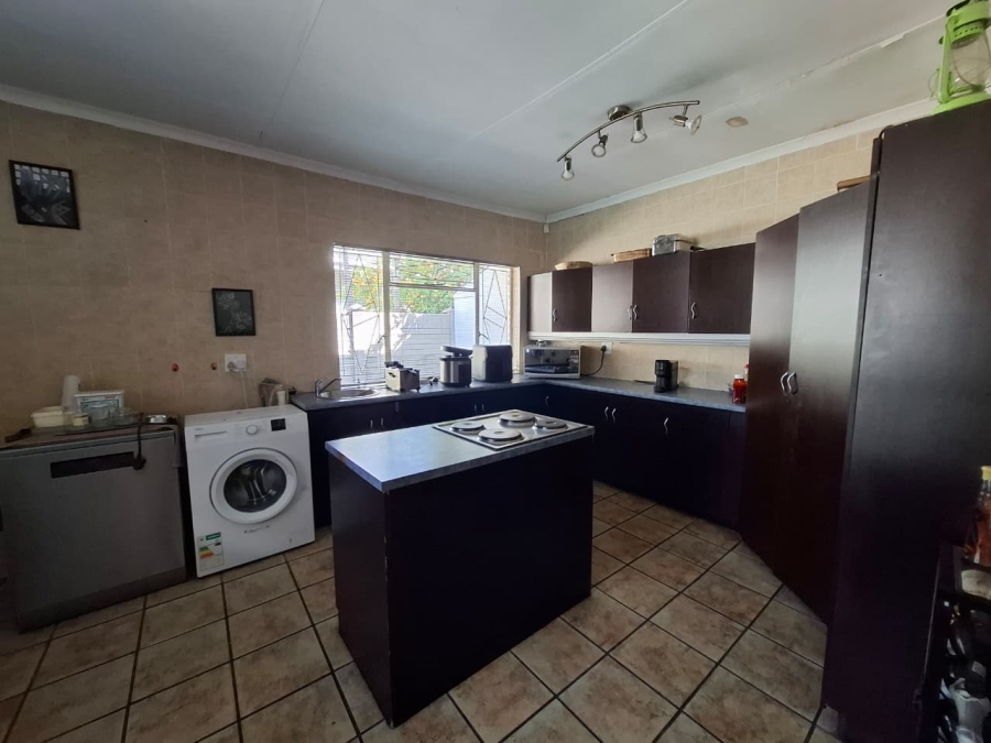 4 Bedroom Property for Sale in Vanderbijlpark SE 7 Gauteng