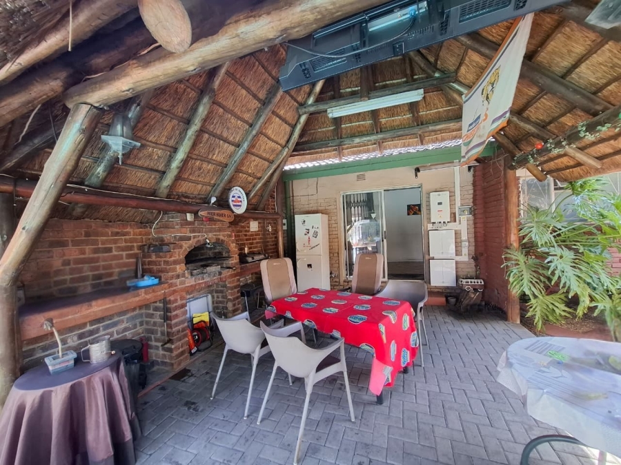 4 Bedroom Property for Sale in Vanderbijlpark SE 7 Gauteng
