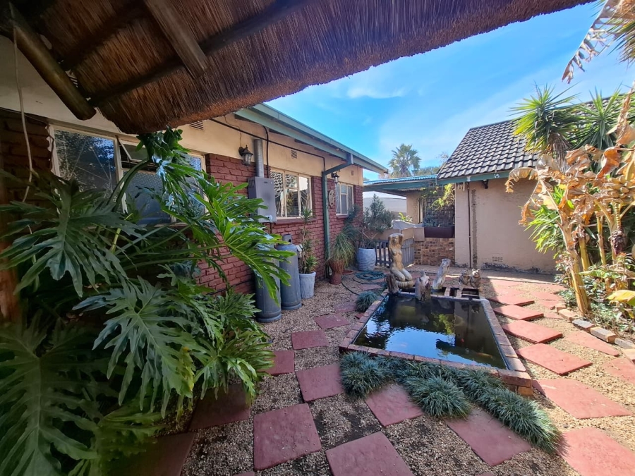 4 Bedroom Property for Sale in Vanderbijlpark SE 7 Gauteng