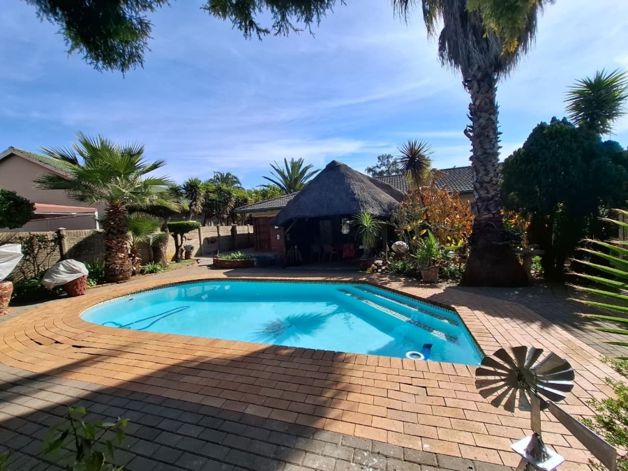 4 Bedroom Property for Sale in Vanderbijlpark SE 7 Gauteng