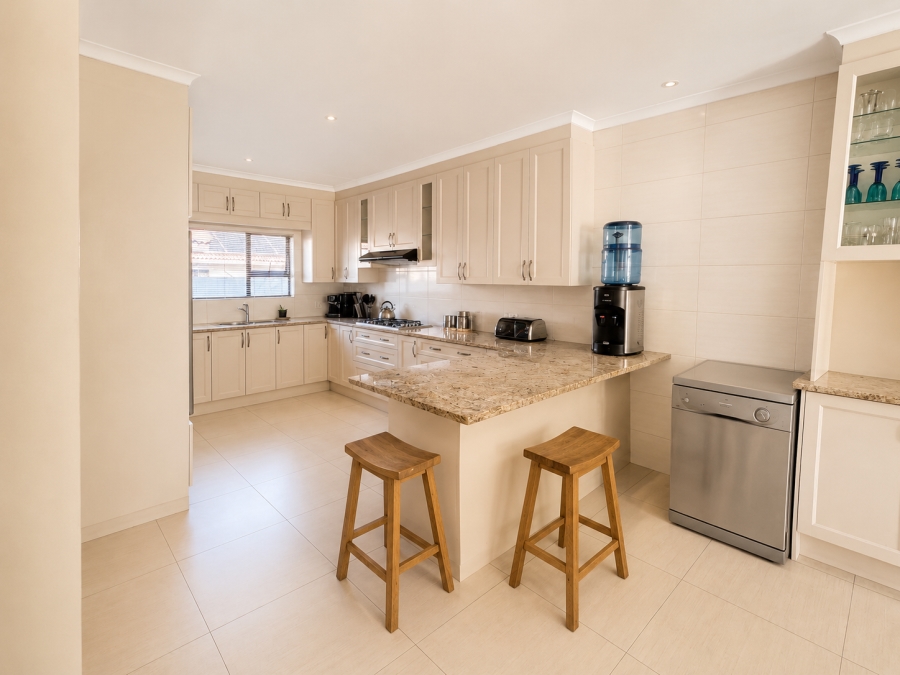 4 Bedroom Property for Sale in Three Rivers East Gauteng