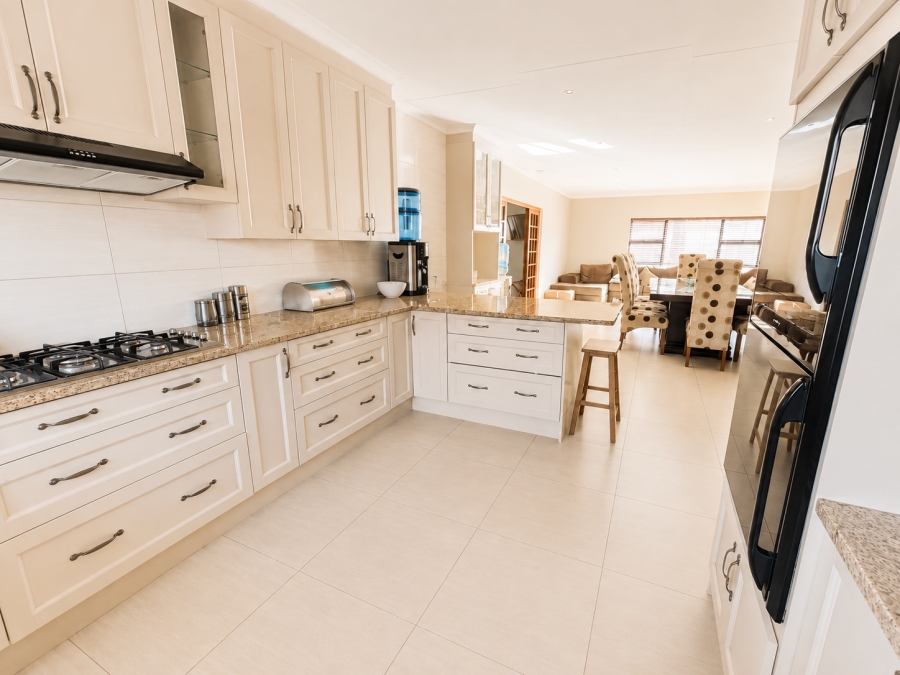 4 Bedroom Property for Sale in Three Rivers East Gauteng
