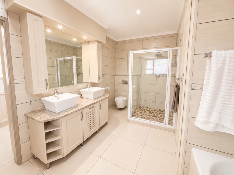4 Bedroom Property for Sale in Three Rivers East Gauteng