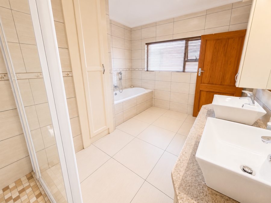 4 Bedroom Property for Sale in Three Rivers East Gauteng