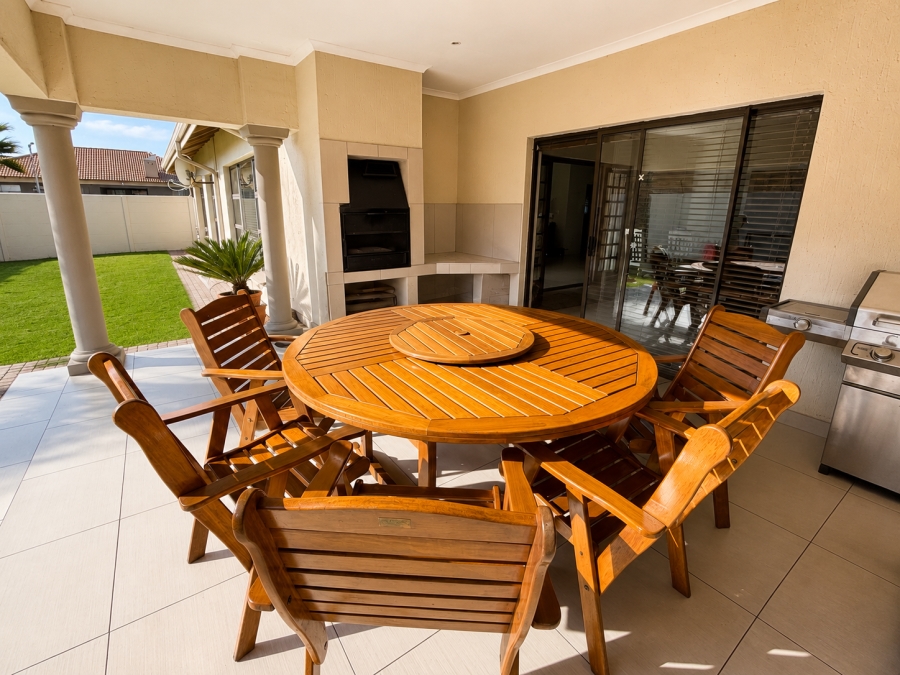 4 Bedroom Property for Sale in Three Rivers East Gauteng