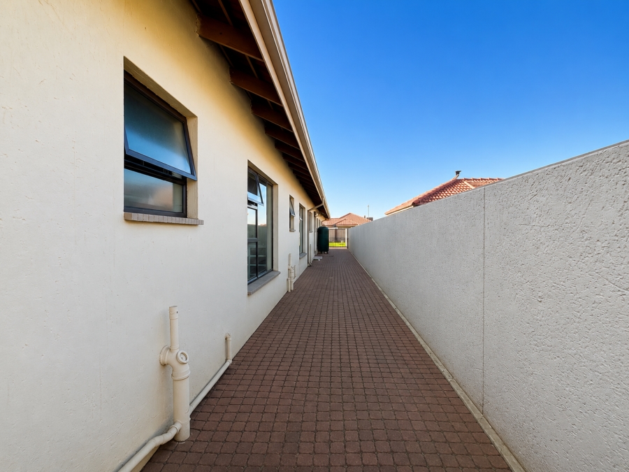 4 Bedroom Property for Sale in Three Rivers East Gauteng