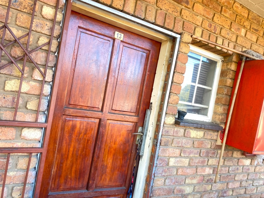 2 Bedroom Property for Sale in Pretoria West Gauteng