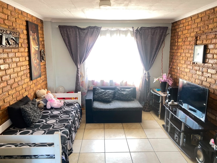2 Bedroom Property for Sale in Pretoria West Gauteng