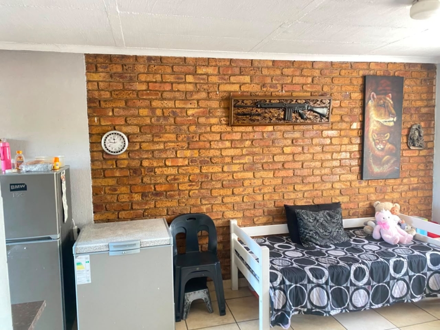 2 Bedroom Property for Sale in Pretoria West Gauteng