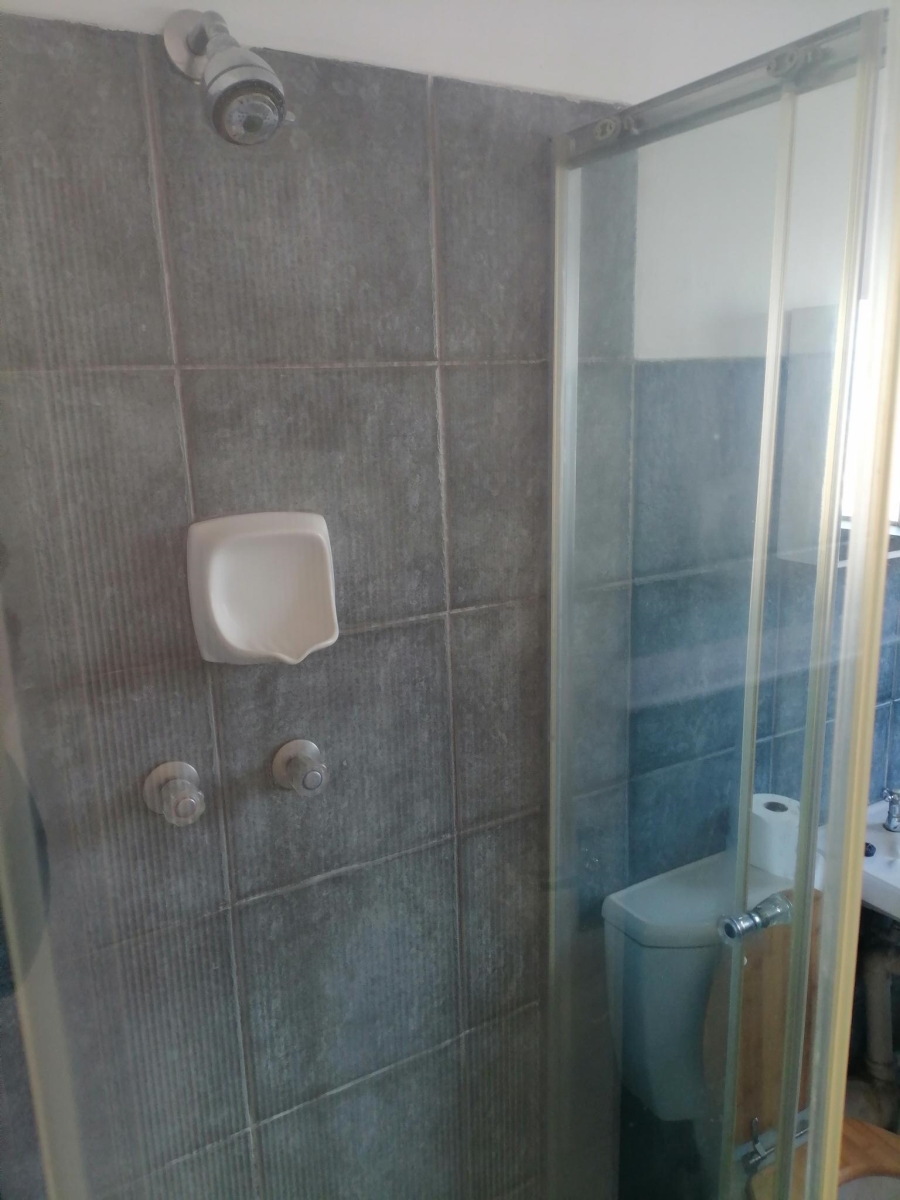 2 Bedroom Property for Sale in Die Hoewes Gauteng