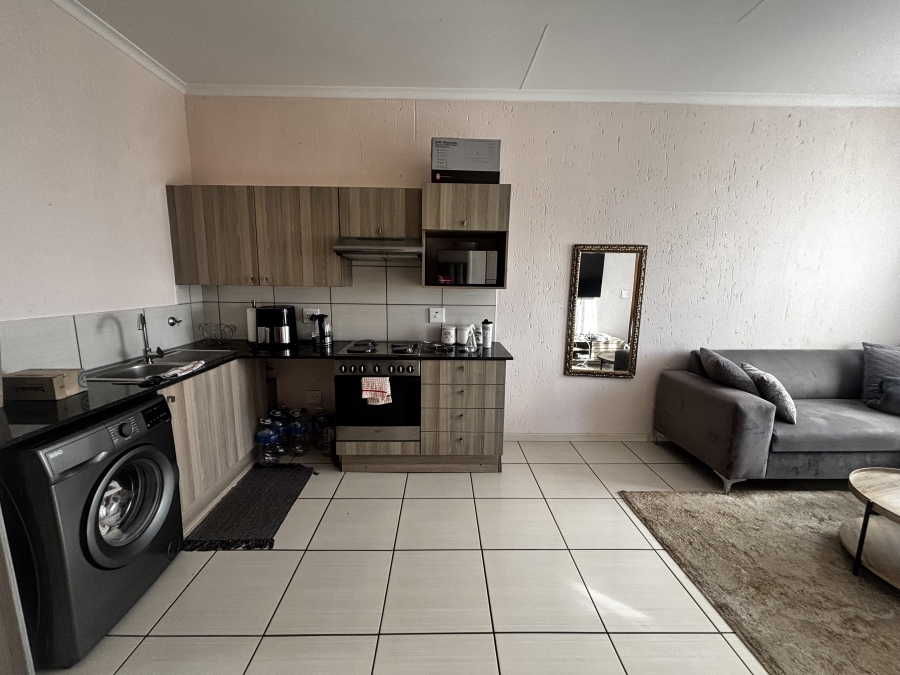 To Let 2 Bedroom Property for Rent in Paulshof Gauteng