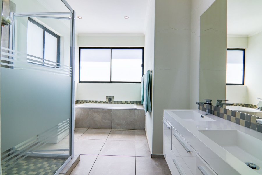 To Let 3 Bedroom Property for Rent in Edenburg Gauteng