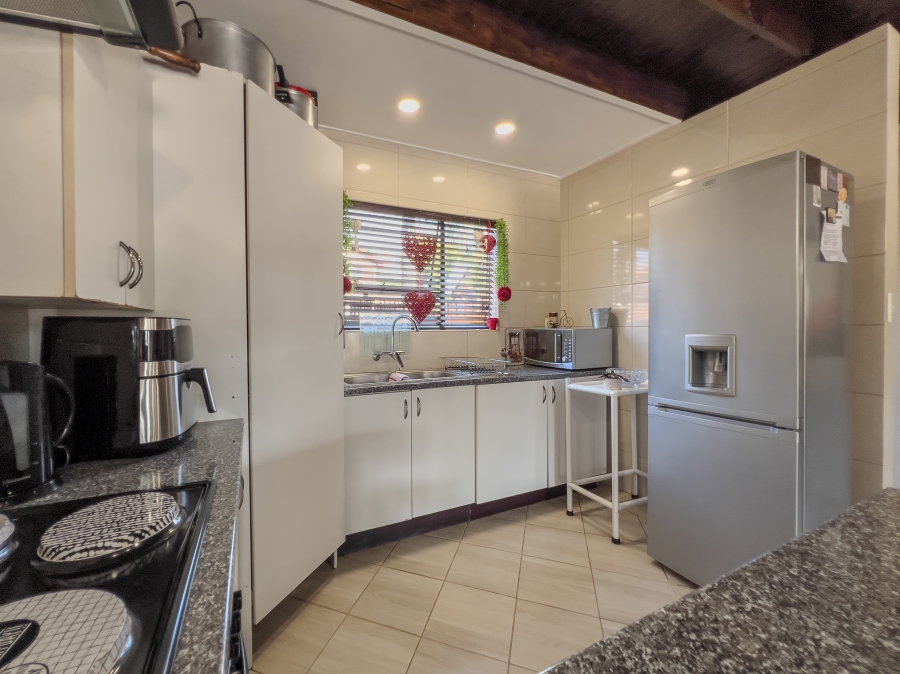 4 Bedroom Property for Sale in Glen Marais Gauteng
