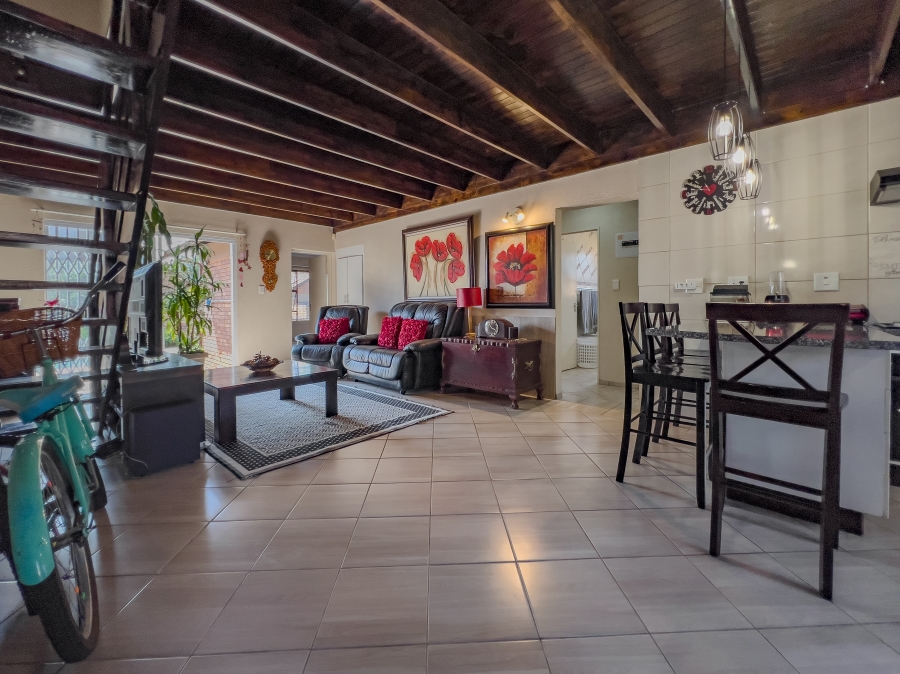 4 Bedroom Property for Sale in Glen Marais Gauteng