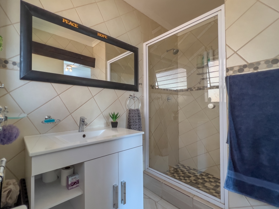 4 Bedroom Property for Sale in Glen Marais Gauteng