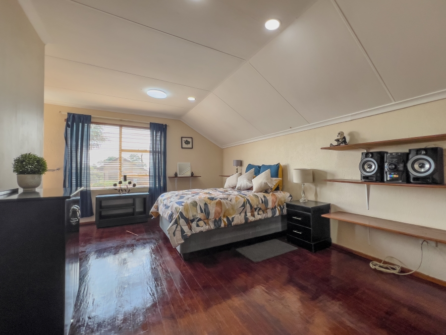 4 Bedroom Property for Sale in Glen Marais Gauteng