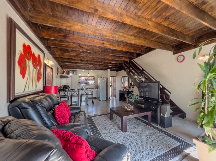 4 Bedroom Property for Sale in Glen Marais Gauteng