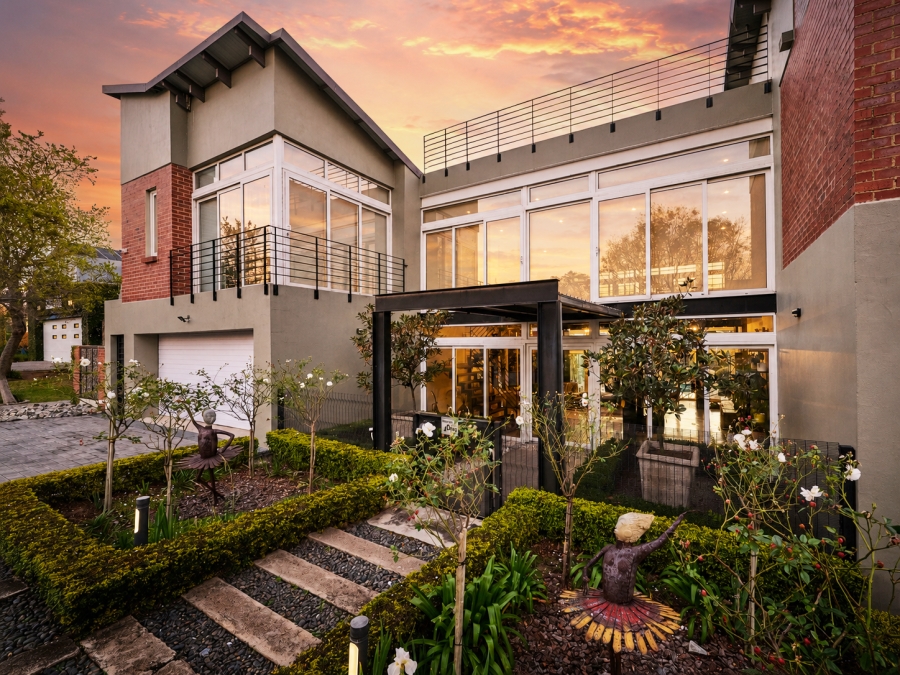 5 Bedroom Property for Sale in Waterfall Country Estate Gauteng