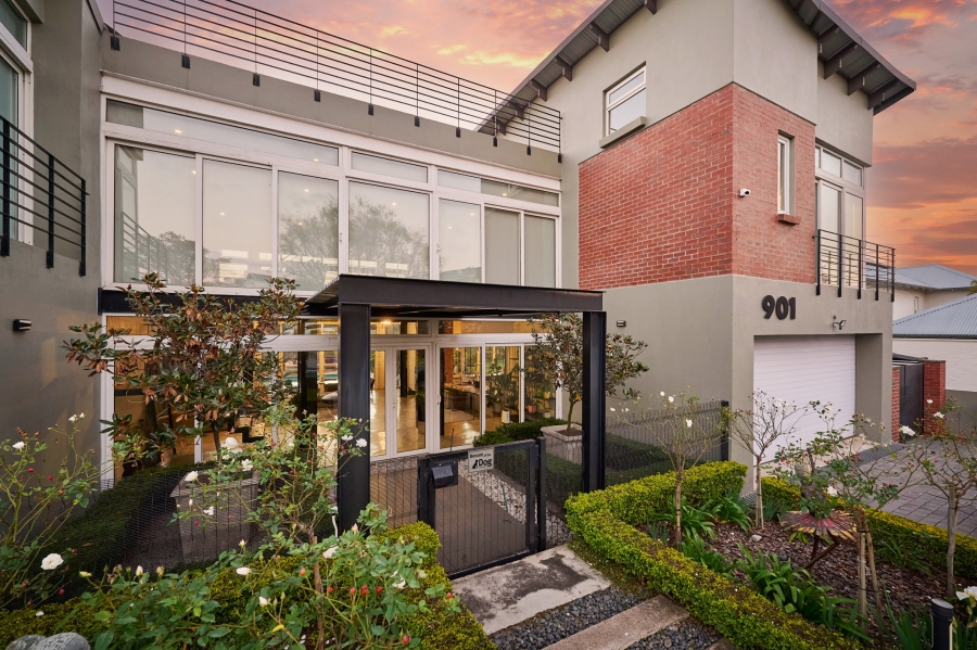 5 Bedroom Property for Sale in Waterfall Country Estate Gauteng