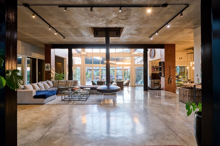 5 Bedroom Property for Sale in Waterfall Country Estate Gauteng