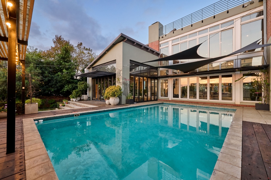 5 Bedroom Property for Sale in Waterfall Country Estate Gauteng