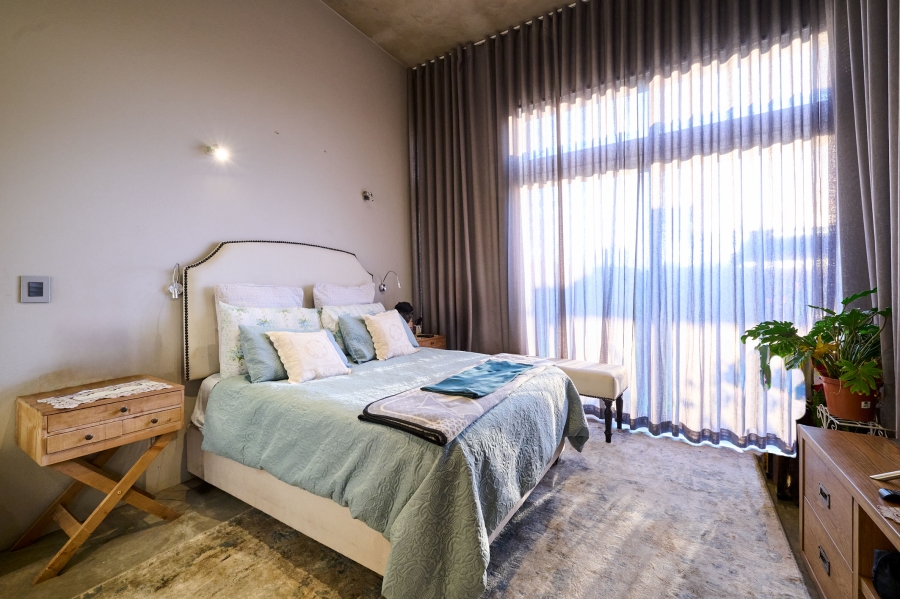 5 Bedroom Property for Sale in Waterfall Country Estate Gauteng
