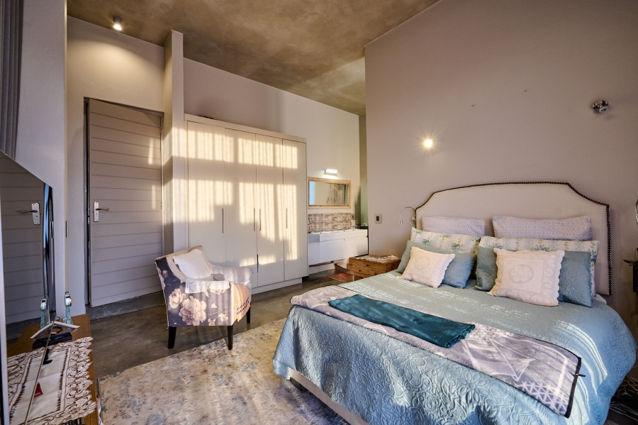 5 Bedroom Property for Sale in Waterfall Country Estate Gauteng