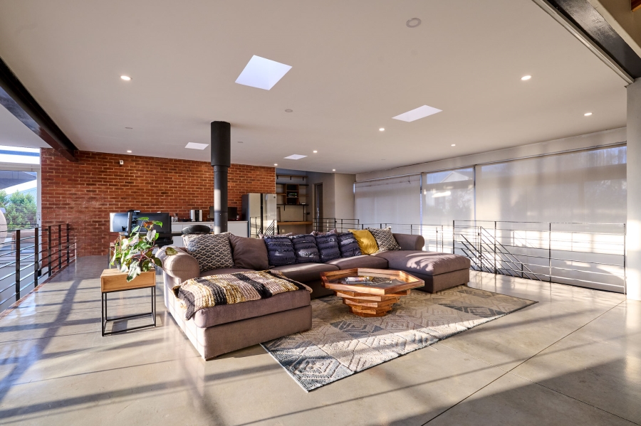 5 Bedroom Property for Sale in Waterfall Country Estate Gauteng