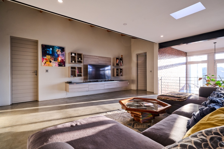 5 Bedroom Property for Sale in Waterfall Country Estate Gauteng
