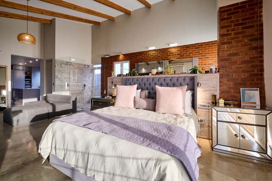 5 Bedroom Property for Sale in Waterfall Country Estate Gauteng