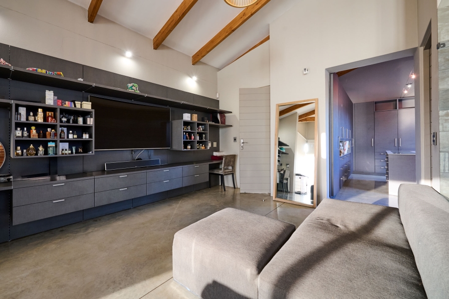 5 Bedroom Property for Sale in Waterfall Country Estate Gauteng