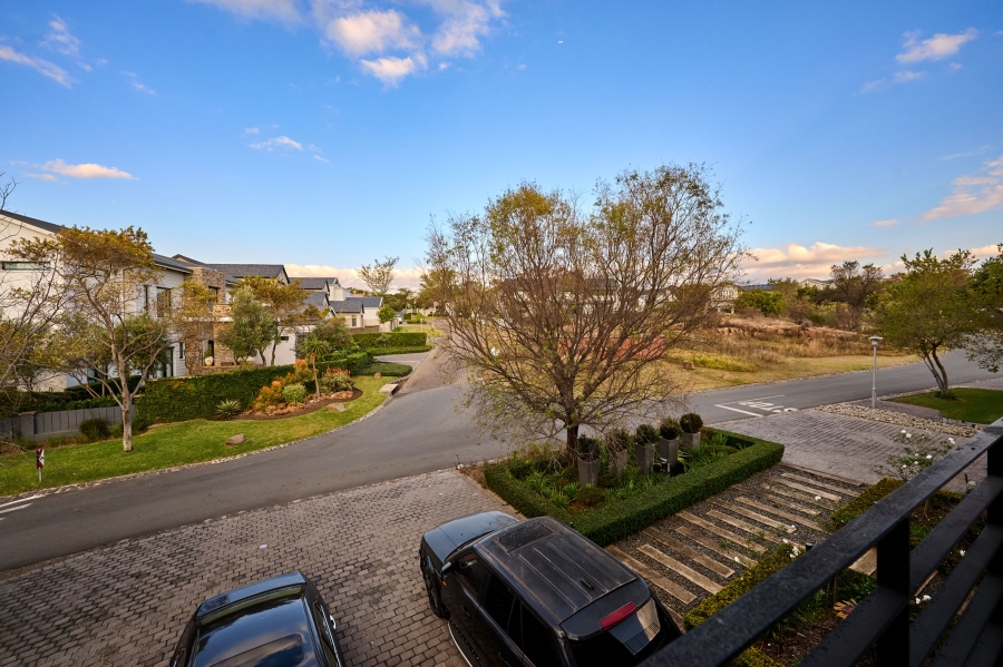 5 Bedroom Property for Sale in Waterfall Country Estate Gauteng