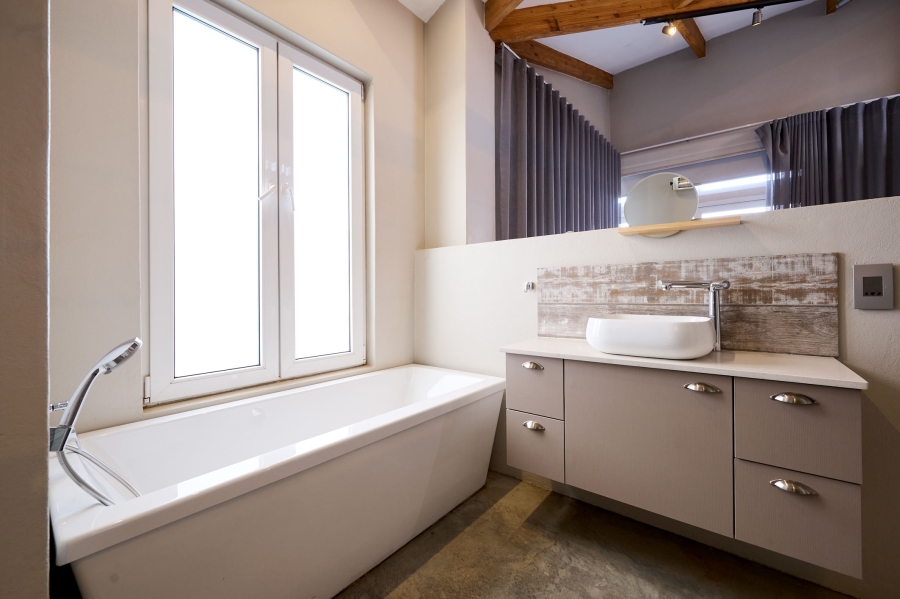 5 Bedroom Property for Sale in Waterfall Country Estate Gauteng