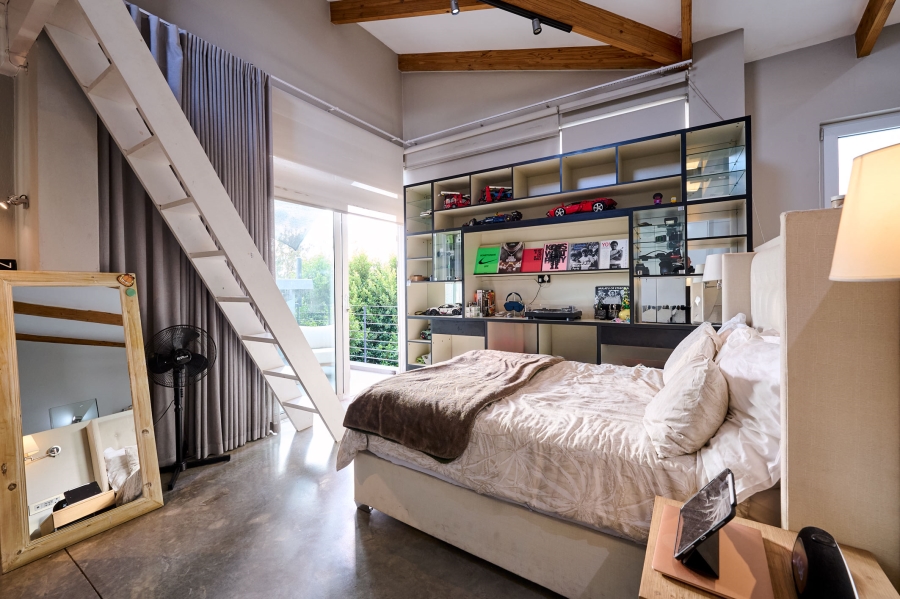 5 Bedroom Property for Sale in Waterfall Country Estate Gauteng