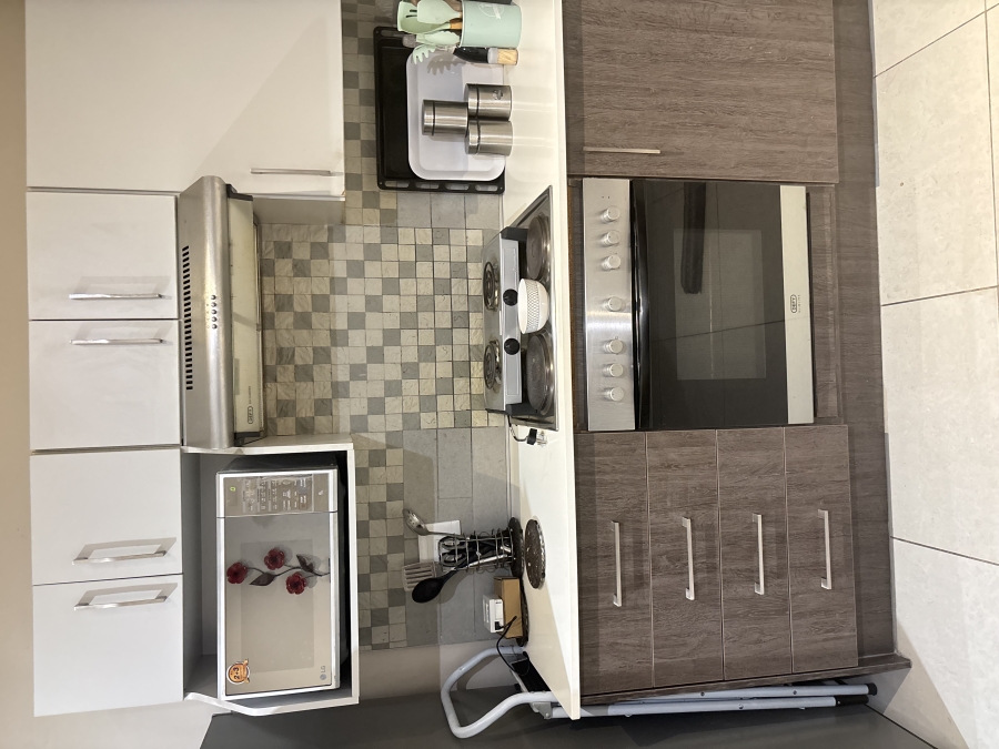 To Let 4 Bedroom Property for Rent in Clayville Gauteng