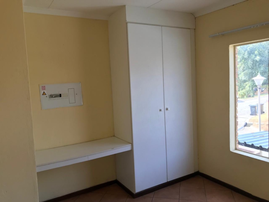 2 Bedroom Property for Sale in Honeydew Gauteng