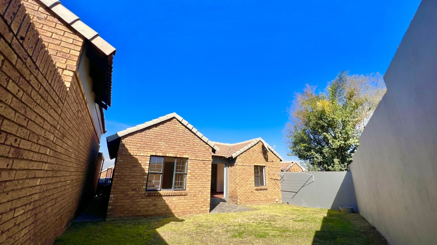 2 Bedroom Property for Sale in Halfway Gardens Gauteng