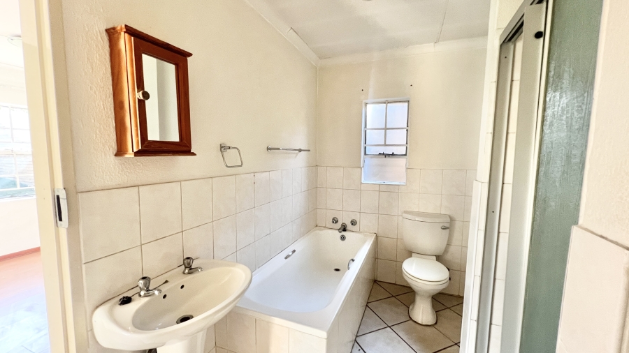 2 Bedroom Property for Sale in Halfway Gardens Gauteng