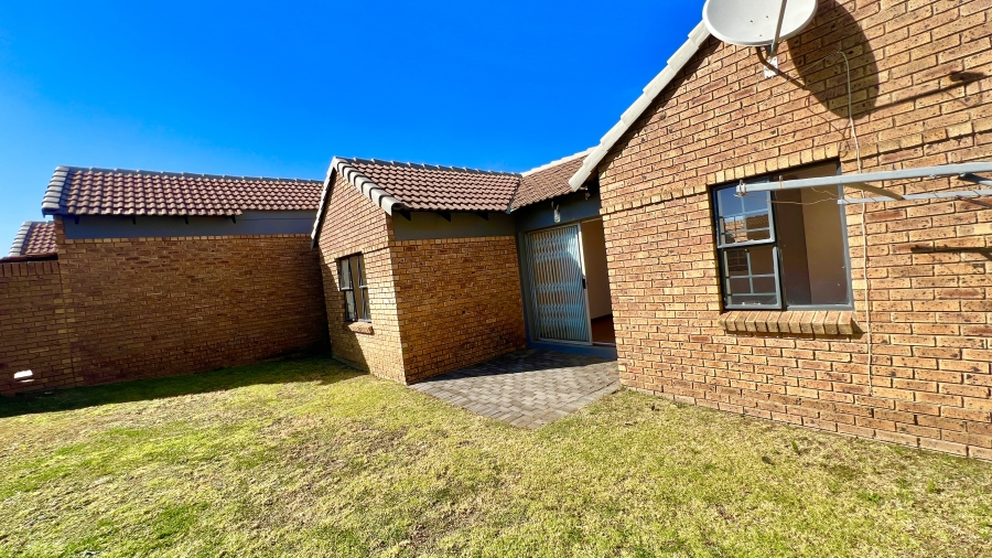 2 Bedroom Property for Sale in Halfway Gardens Gauteng