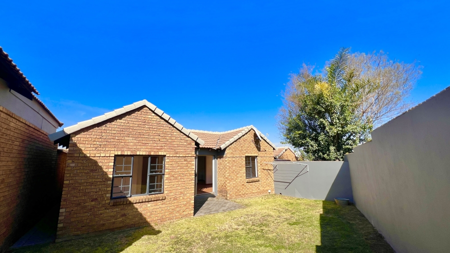 2 Bedroom Property for Sale in Halfway Gardens Gauteng