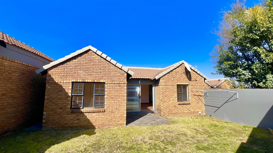 2 Bedroom Property for Sale in Halfway Gardens Gauteng