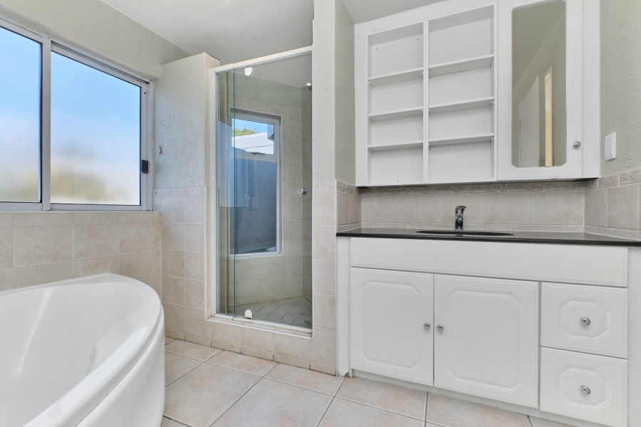 3 Bedroom Property for Sale in Sandown Gauteng