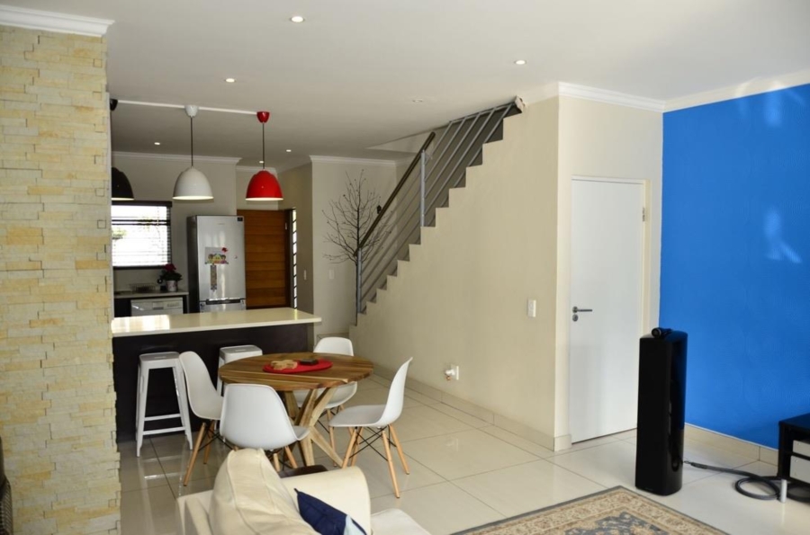 To Let 2 Bedroom Property for Rent in Craighall Park Gauteng