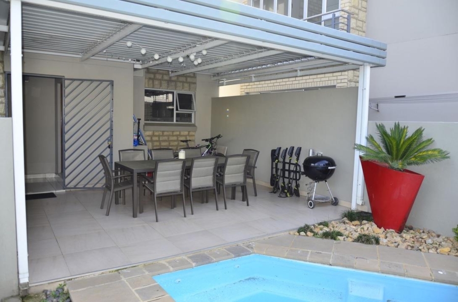 To Let 2 Bedroom Property for Rent in Craighall Park Gauteng