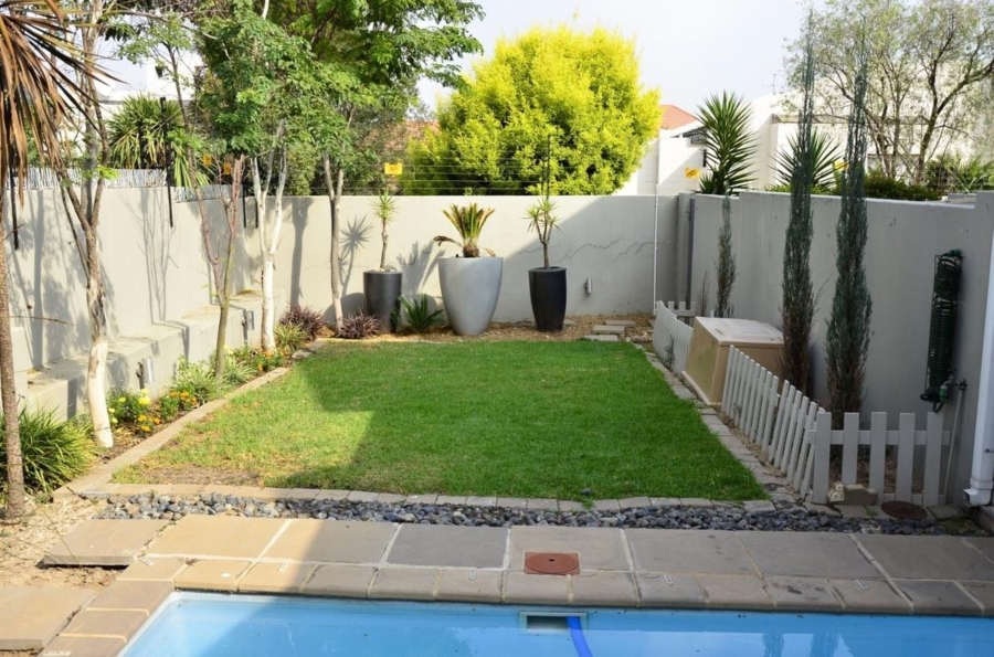 To Let 2 Bedroom Property for Rent in Craighall Park Gauteng