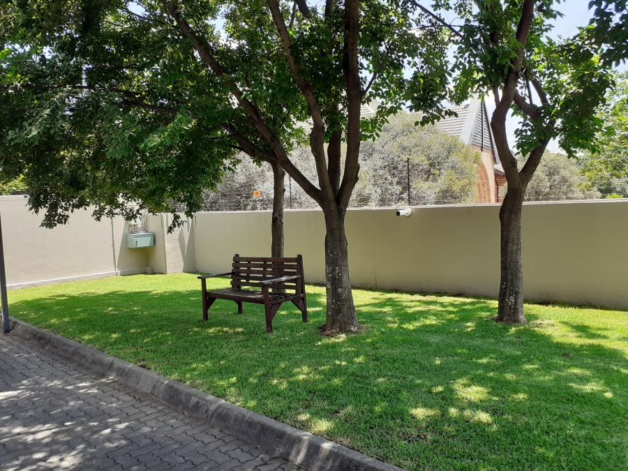 To Let 2 Bedroom Property for Rent in Craighall Park Gauteng