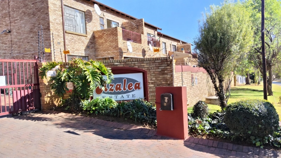 2 Bedroom Property for Sale in Roodekrans Gauteng