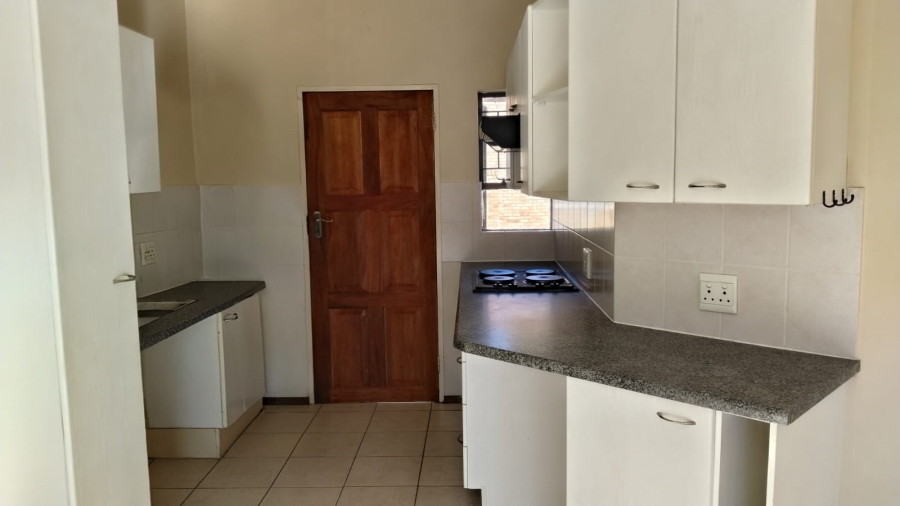 2 Bedroom Property for Sale in Roodekrans Gauteng