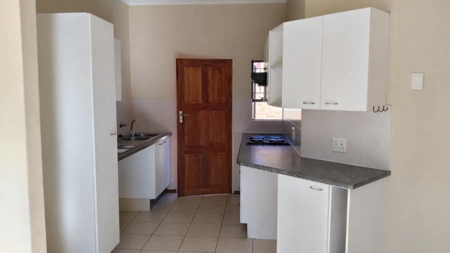 2 Bedroom Property for Sale in Roodekrans Gauteng