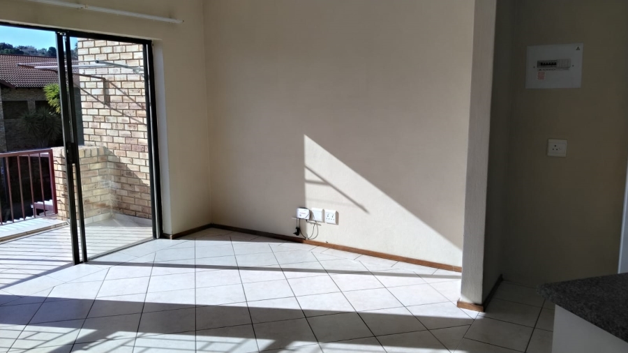 2 Bedroom Property for Sale in Roodekrans Gauteng